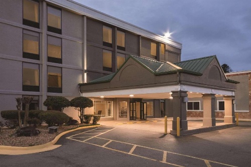 Country Inn & Suites by Radisson, North Little Rock, AR image 4