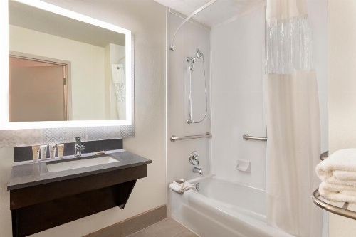 Country Inn & Suites by Radisson, North Little Rock, AR image 12